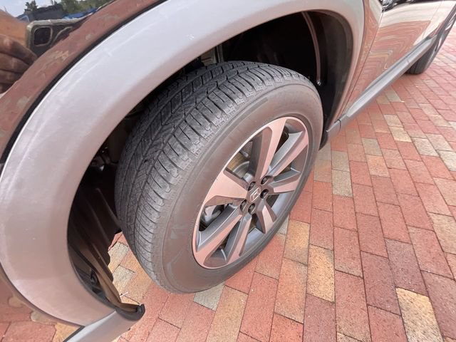 Certified 2025 Honda Pilot Touring image 32