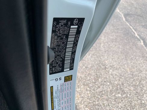 Used 2021 Toyota Corolla LE w/ Carpet Mat Package (TMS) FWD image 33