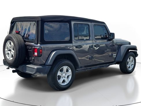 Used 2018 Jeep Wrangler Unlimited Sport AWD/4WD image 6