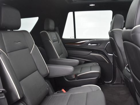 Certified 2024 Cadillac Escalade Premium Luxury w/ Performance Package AWD/4WD image 37
