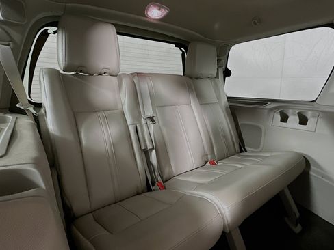 Used 2016 Lincoln Navigator Select AWD/4WD image 28