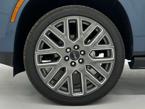 Used 2026 GMC Yukon Denali Ultimate AWD/4WD image 9