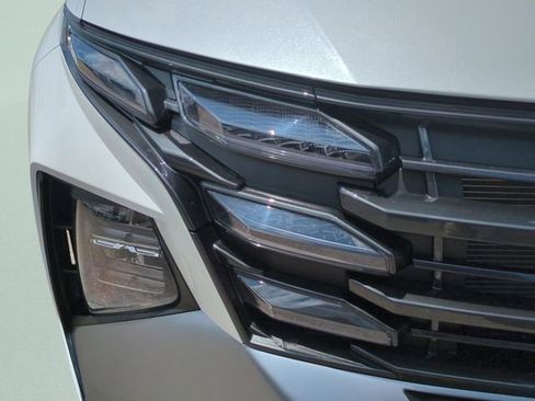 Used 2025 Hyundai Tucson SE FWD image 30