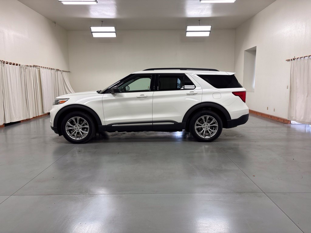 Used 2020 Ford Explorer XLT w/ Equipment Group 202A AWD/4WD image 5