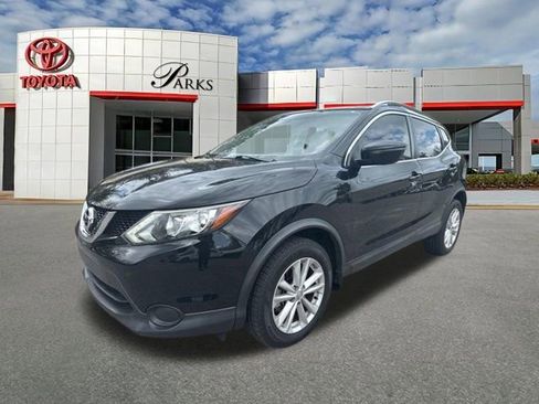 Used 2018 Nissan Rogue Sport SV image 1