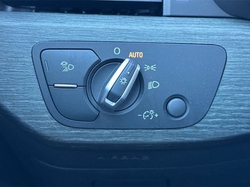 Used 2021 Audi A4 2.0T Premium w/ Convenience Package image 31