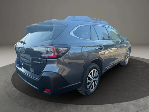 Used 2023 Subaru Outback Premium AWD/4WD image 5