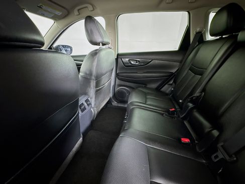 Used 2017 Nissan Rogue SL image 24