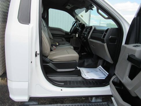 Used 2018 Ford F550 4x4 Regular Cab Super Duty image 12