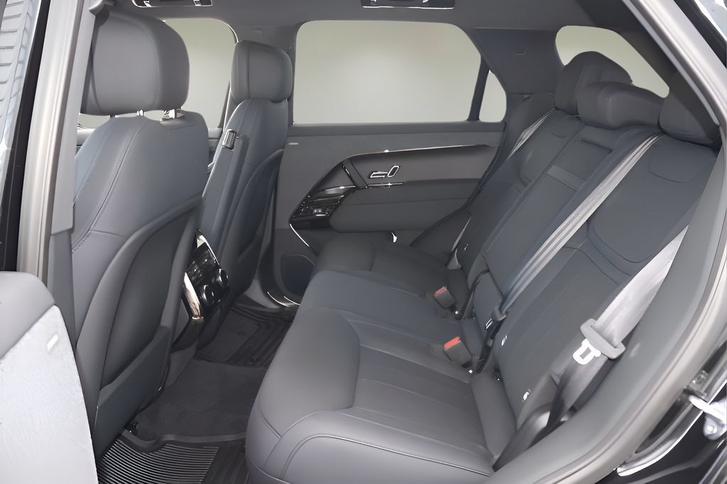 New 2026 Land Rover Range Rover Sport Dynamic SE AWD/4WD image 12