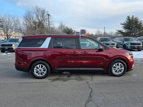 Certified 2024 Kia Carnival LX image 9