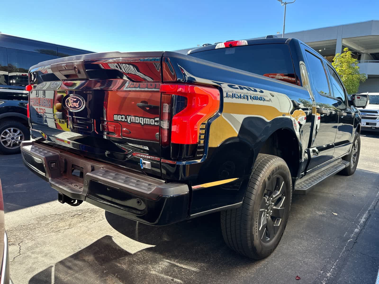Used 2024 Ford F150 Lightning XLT AWD/4WD image 4