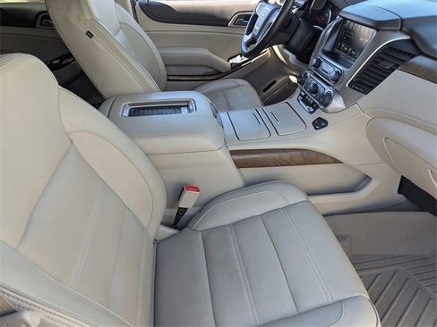 Used 2020 GMC Yukon Denali w/ Denali Premium Package image 11
