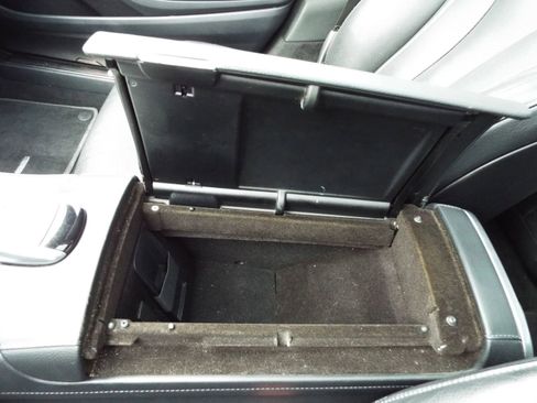 Used 2015 Mercedes-Benz S 550 Sedan w/ Sport Package w/ Sport Package image 31