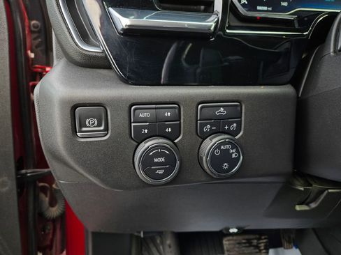 Used 2022 Chevrolet Silverado 1500 LT image 13