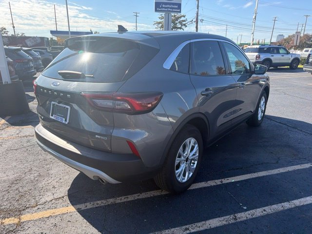 Used 2023 Ford Escape Active w/ Tech Pack #2 AWD/4WD image 2