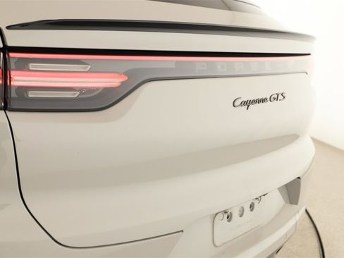 Used 2021 Porsche Cayenne GTS image 29