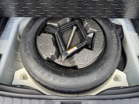 Used 2022 Toyota RAV4 XLE w/ Convenience Package image 17