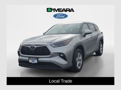 Used 2023 Toyota Highlander LE image 1