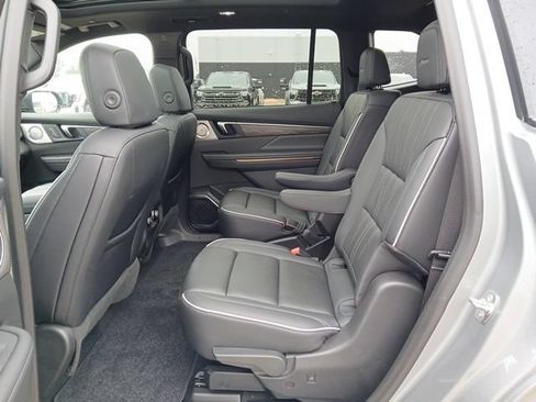 Certified 2026 Buick Enclave Avenir w/ Super Cruise Package AWD/4WD image 25