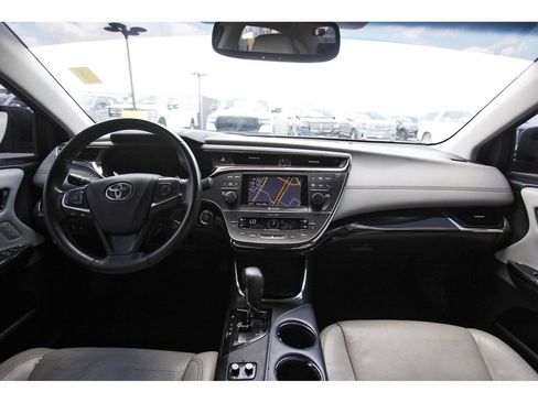 Used 2013 Toyota Avalon Limited FWD image 9