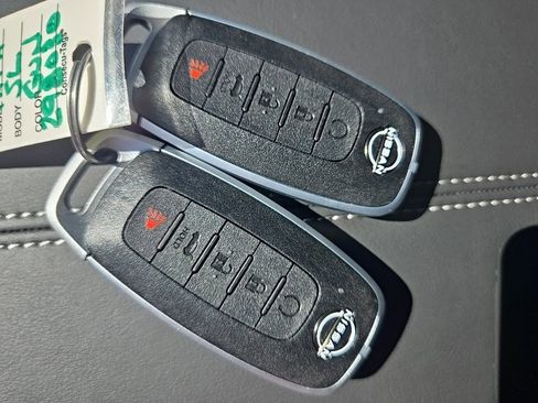 New 2025 Nissan Pathfinder SL image 49