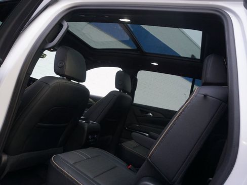 Certified 2025 Chevrolet Traverse High Country image 33