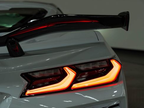 Used 2023 Chevrolet Corvette Z06 w/ Z07 Performance Package RWD image 97