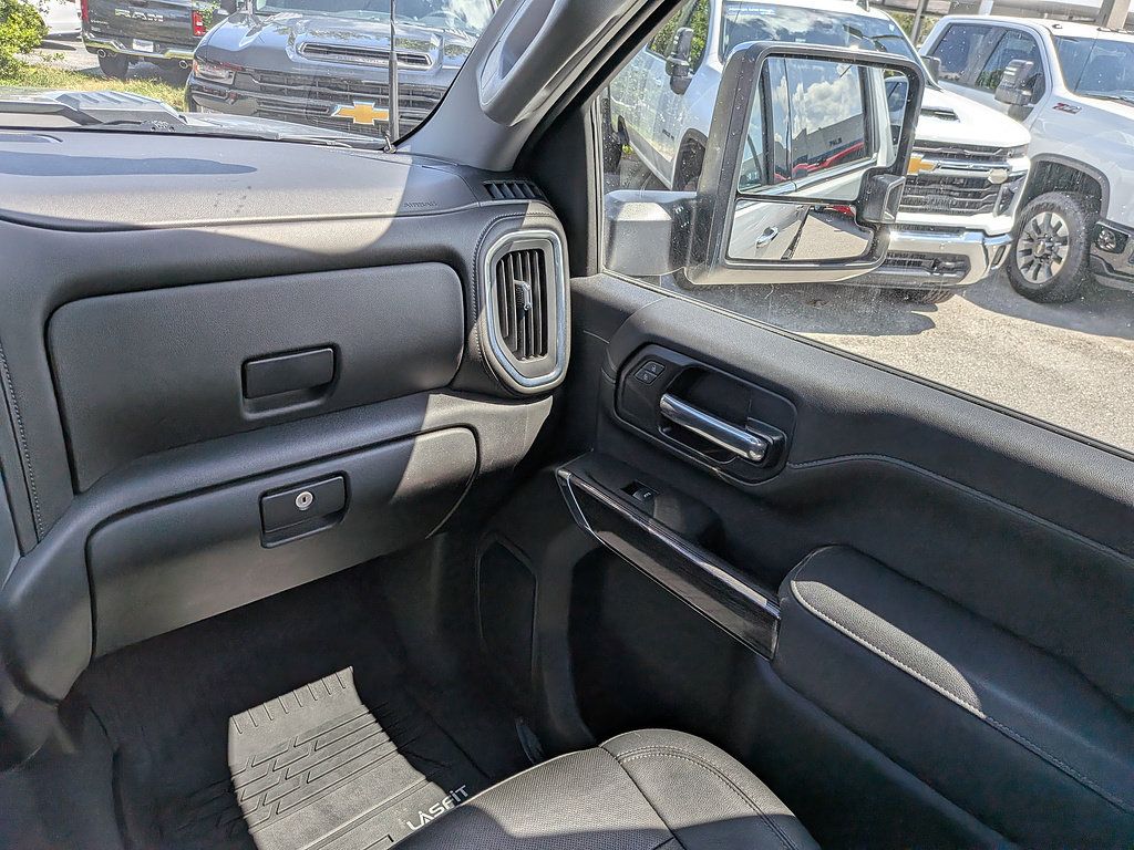 Used 2022 Chevrolet Silverado 2500 LTZ w/ Gooseneck/5TH Wheel Package AWD/4WD image 16