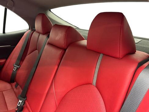 Used 2019 Toyota Camry XSE image 34