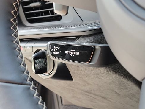 Certified 2025 Porsche 911 GT3 RWD image 40