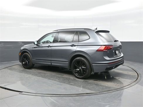 Used 2023 Volkswagen Tiguan SE R-Line image 5