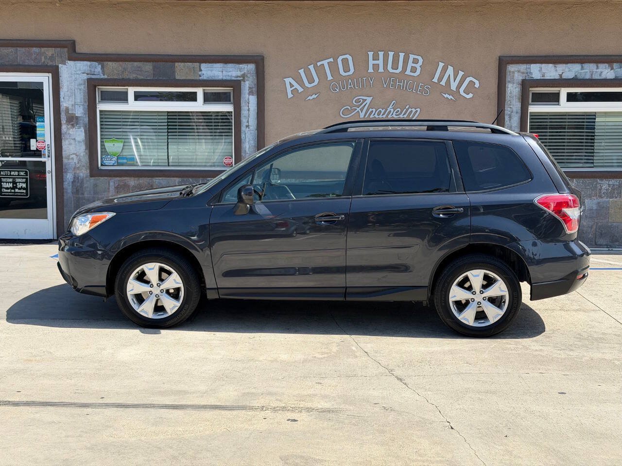 Used 2014 Subaru Forester 2.5i Premium w/ All-Weather Package AWD/4WD image 6
