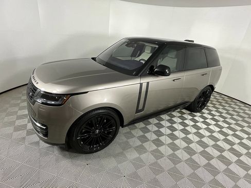 Certified 2023 Land Rover Range Rover SE image 9