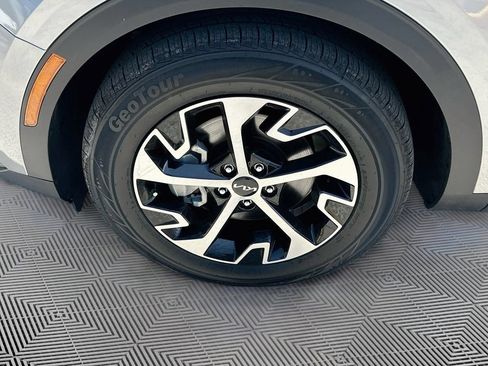 Used 2024 Kia Sportage EX FWD image 33
