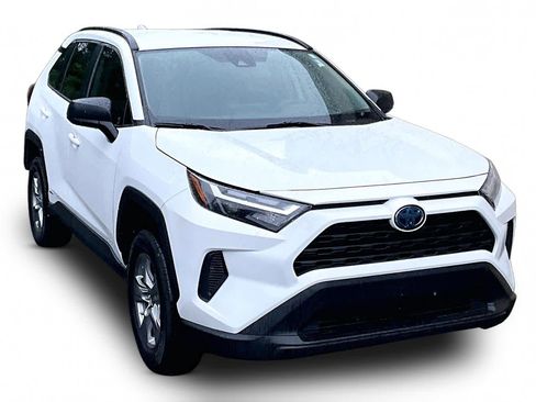 Used 2024 Toyota RAV4 LE AWD/4WD image 3