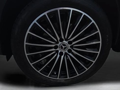 Used 2025 Mercedes-Benz GLC 300 image 38