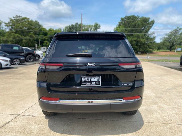 Used 2025 Jeep Grand Cherokee Limited RWD image 8