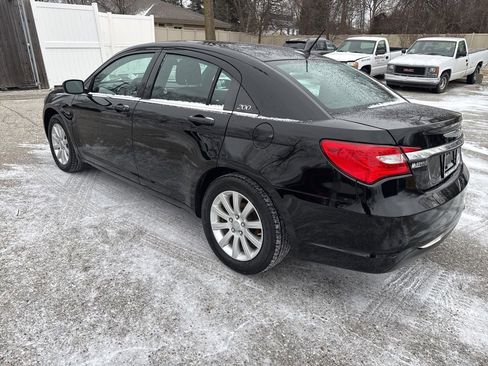 Used 2013 Chrysler 200 Touring image 4