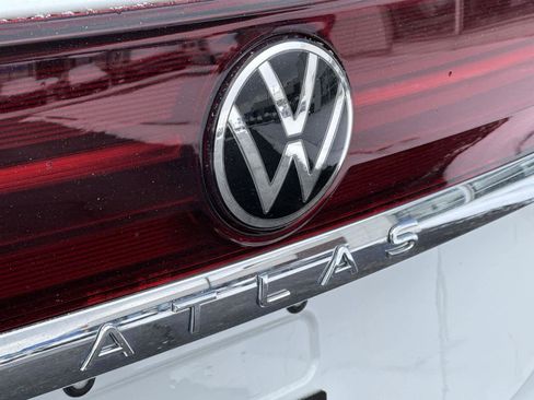 Used 2024 Volkswagen Atlas SEL Premium R-Line image 10
