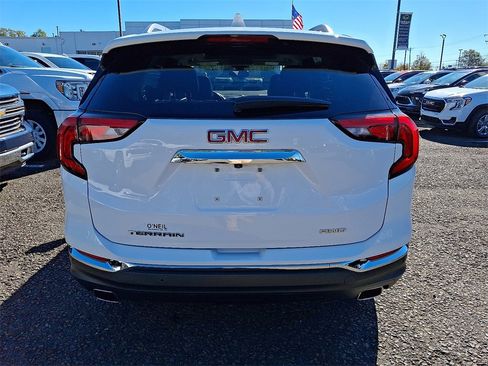 Certified 2020 GMC Terrain SLT w/ Preferred Package image 5