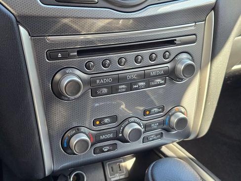 Used 2020 Nissan Pathfinder SL FWD image 22