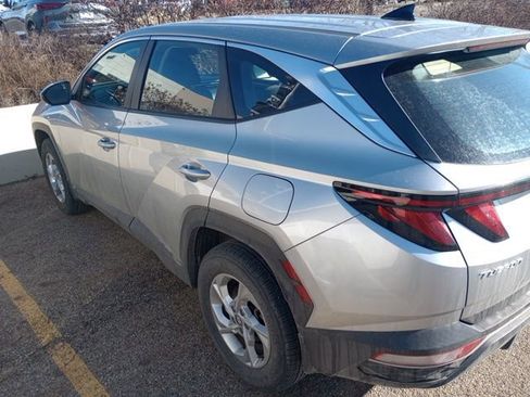 Certified 2023 Hyundai Tucson SE image 3