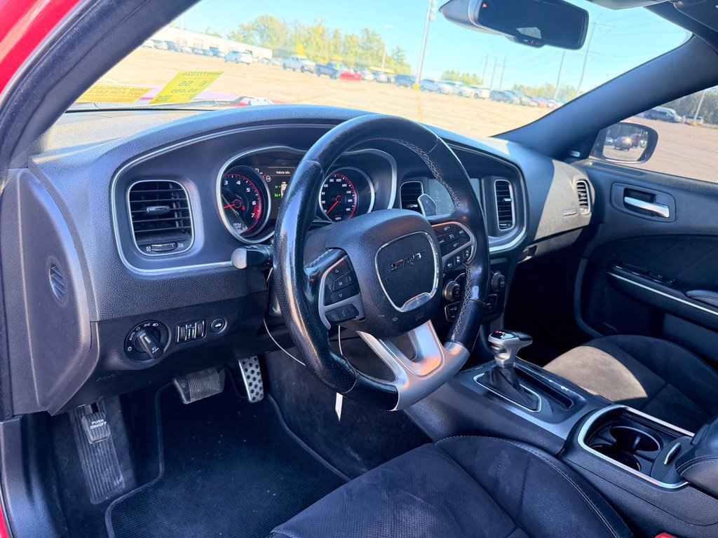 Used 2016 Dodge Charger SRT w/ Technology Group RWD image 9
