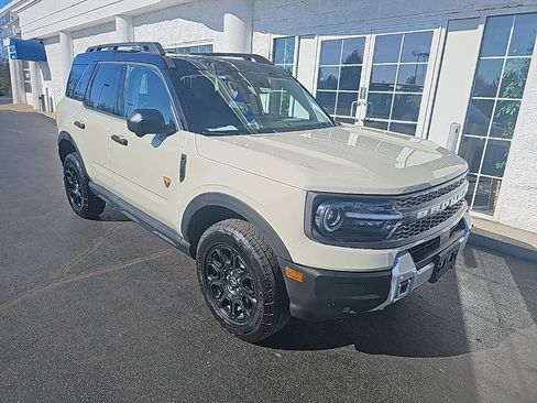 Used 2025 Ford Bronco Sport Badlands image 2