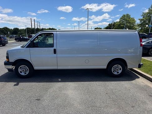 Used 2019 GMC Savana 2500 Extended w/ Enhanced Convenience Package RWD image 11