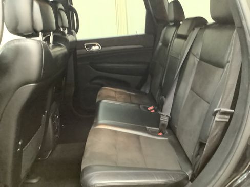 Used 2021 Jeep Grand Cherokee Laredo X AWD/4WD image 24