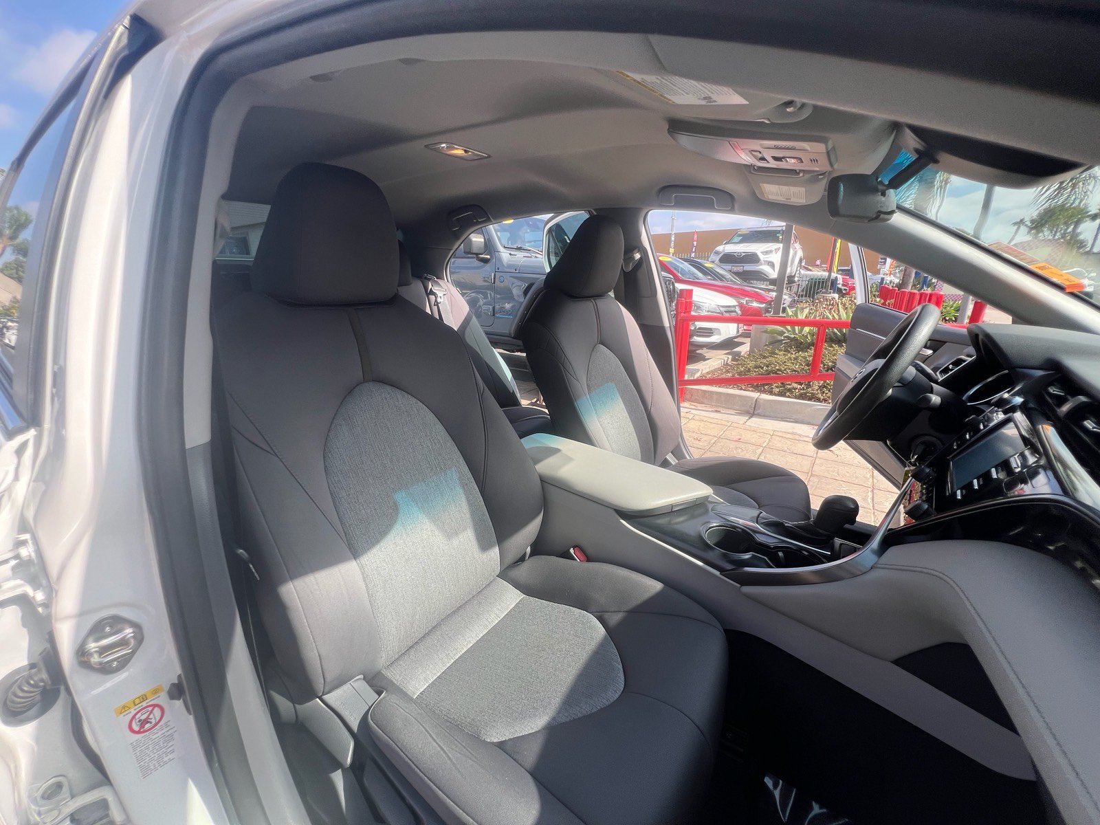 Used 2019 Toyota Camry LE FWD image 30