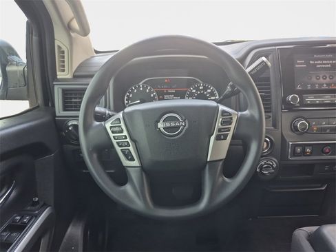 Used 2023 Nissan Titan SV image 11