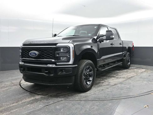 Used 2024 Ford F250 Lariat w/ Sport Appearance Package image 6